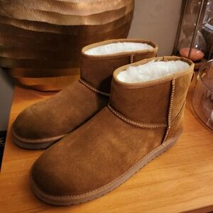 Koolaburra UGG Mini II fur lined boots, Chestnut Size 11